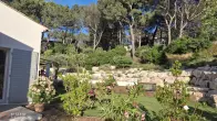 Maison neuve à Ventabren avec piscine, terrasse et plancher chauffant-rafraîchissant installé par SISTEM Provence